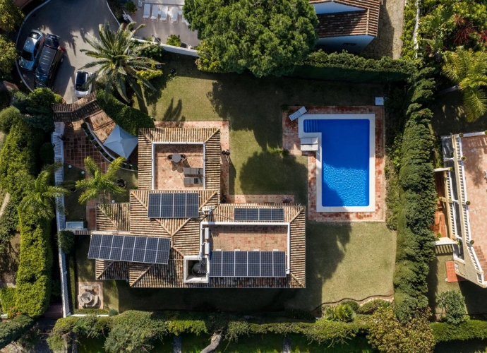 Villa Independiente en Los Monteros - 2
