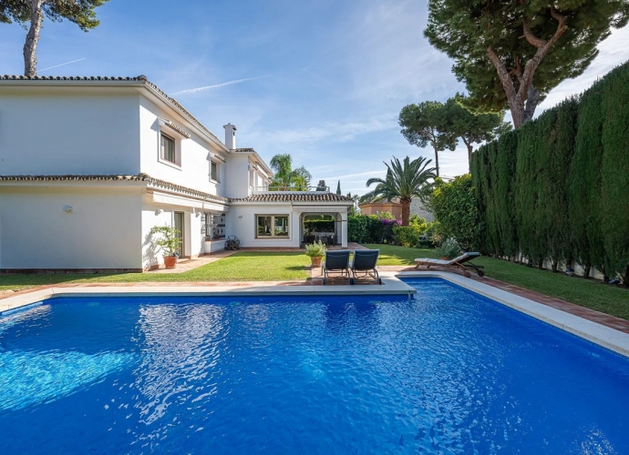 Villa Independiente en Los Monteros - 8